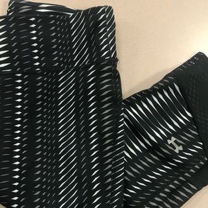 Under armor small Capri leggings